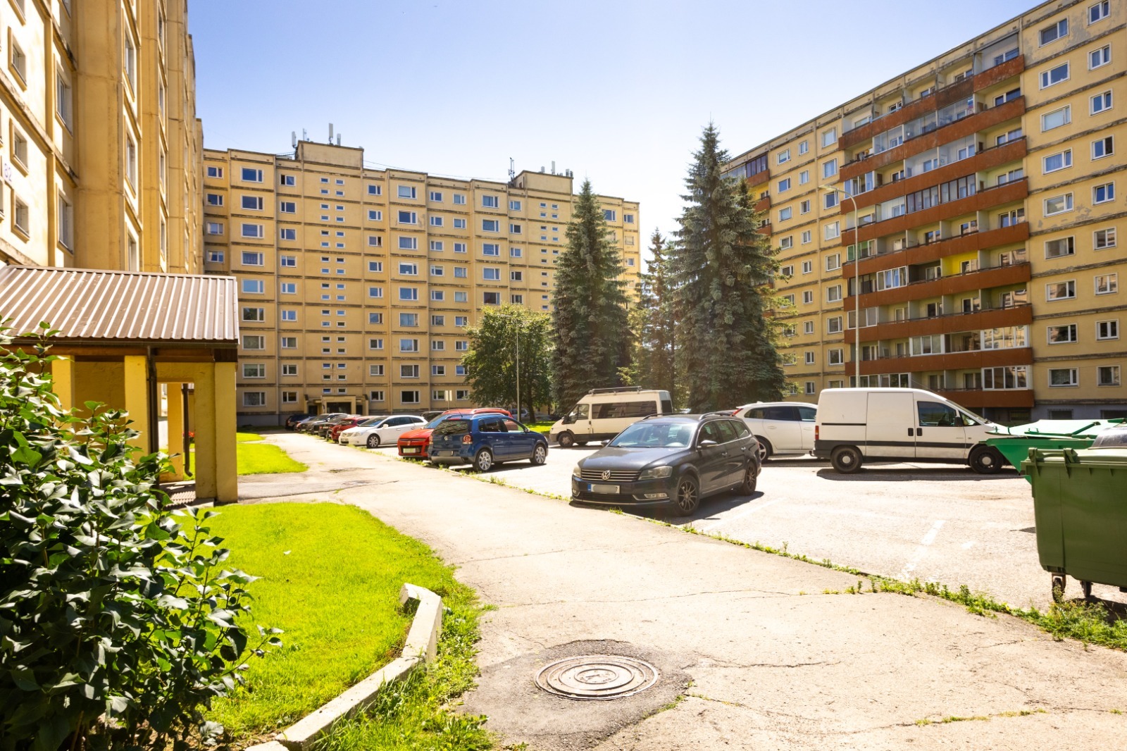 Kreekinnisvara müüa korter Tartus Kaunase pst 82 väljast