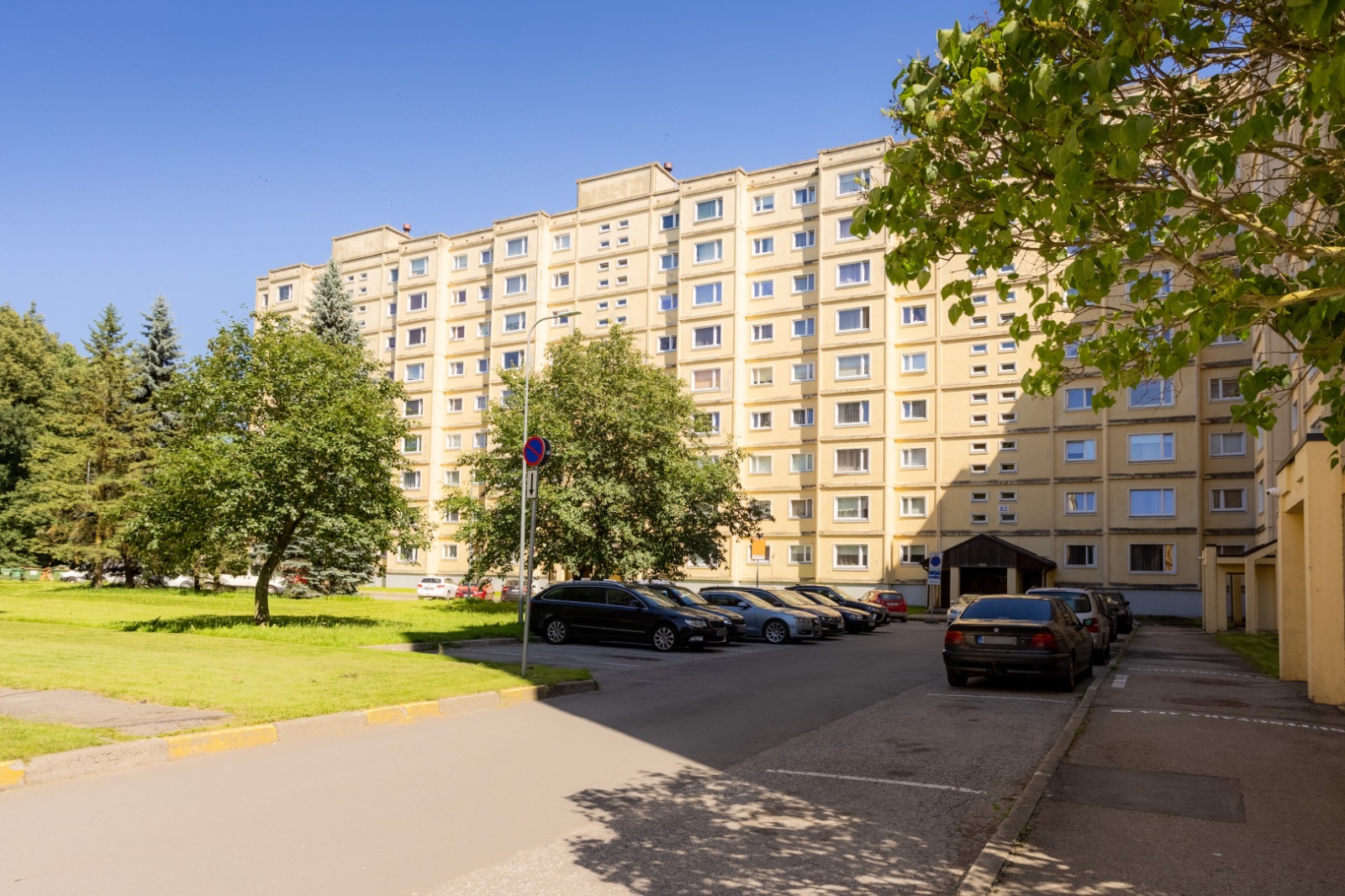 Kreekinnisvara müüa korter Tartus Kaunase pst 82 väljast
